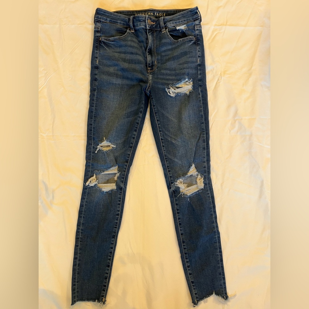 AMERICAN EAGLE “NEXT LEVEL STRETCH” SUPER HI-RISE JEGGING • DISTRESSED • SIZE 8
